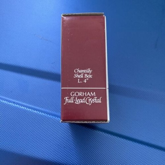 Full-Lead Crystal Chantilly Shell Box with lid 4" - Picture 8 of 9